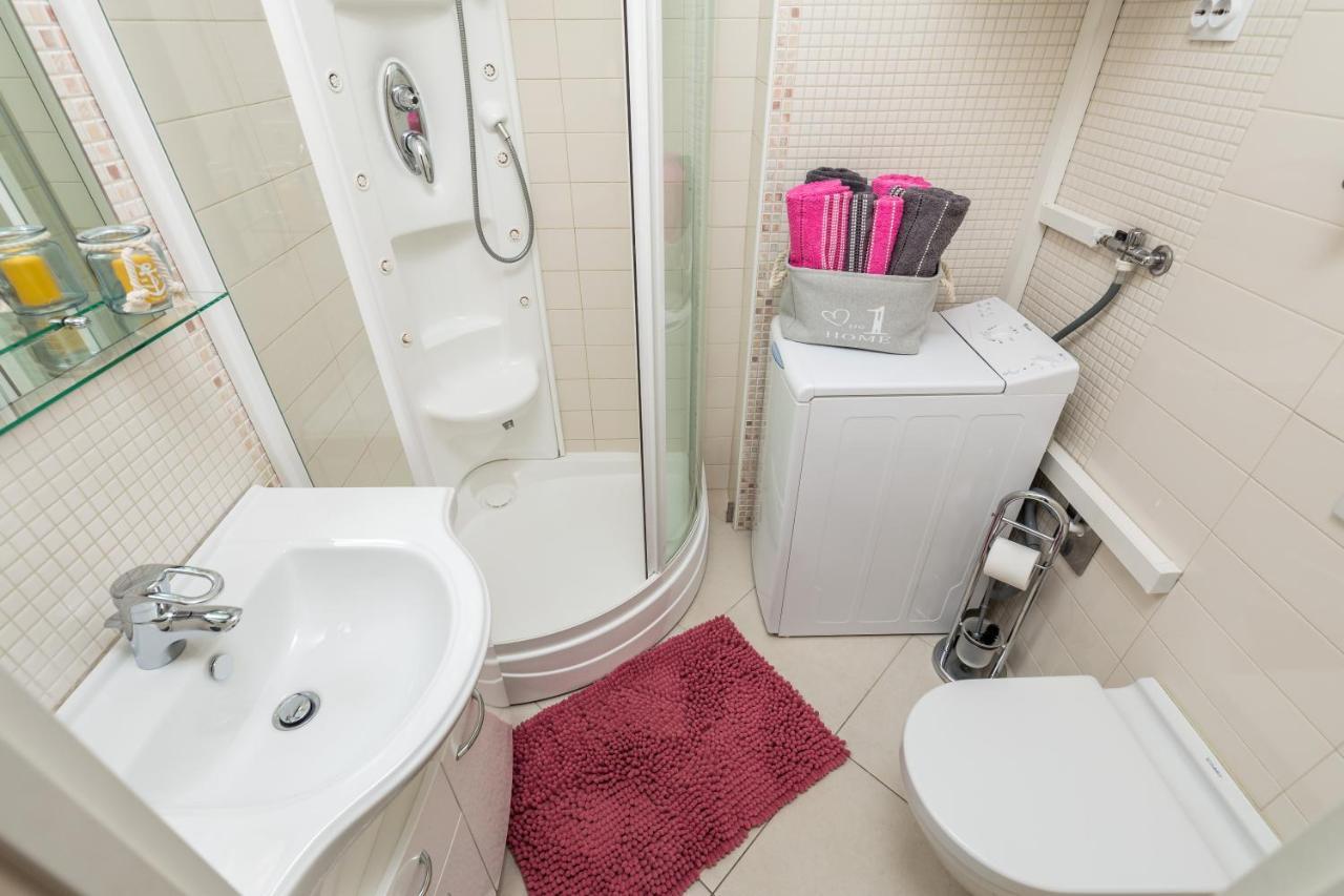 Maja With Free Private Parking And Lovely Sea View Terrace Apartma