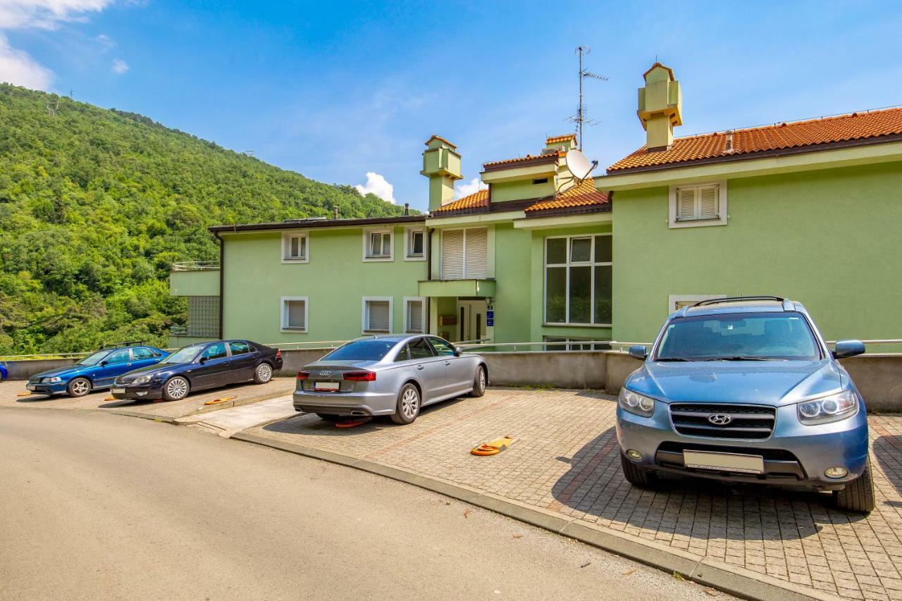 Maja With Free Private Parking And Lovely Sea View Terrace Apartma Opatija